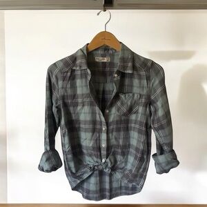 ❄️ 50% off winter Abercrombie plaid checkered button down collar shirt 11/12
